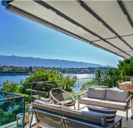 4 Bedroom Villa with Pool, Sumartin, sleeps 8